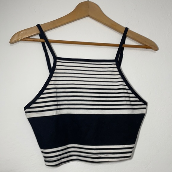 Cute Basic Crop Top - Picture 1 of 3